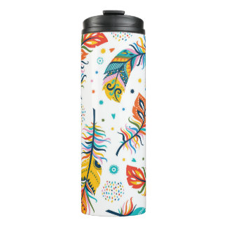 Boho Stil, nahtloses Federmuster. Thermosbecher
