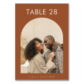 Boho Terracotta Arch Foto Minimalistisch Wedding Tischnummer (Vorderseite)