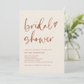 Boho Terracotta Minimalistisches Script-Brautparty Einladung (Stehend Vorderseite)