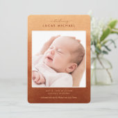 Boho Terracotta Ombre Foto Geburtsankündigung Einladung (Stehend Vorderseite)