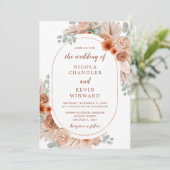 Boho Terracotta Pampas Grass Wedding Einladung (Stehend Vorderseite)
