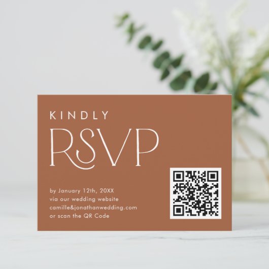 Boho Terracotta QR Code UAWG Wedding Card RSVP Karte (Stehend Vorderseite)