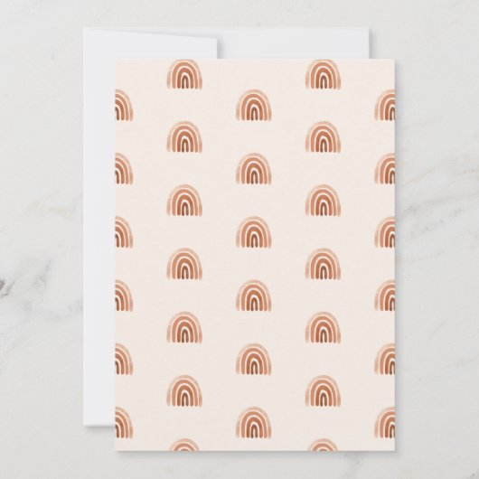 Boho Terracotta Rainbow Arch Baby Showskript Einladung (Rückseite)