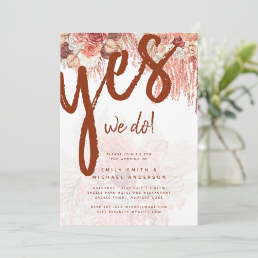 Boho Terracotta Rose Pampas Grass Floral Wedding Einladung (Stehend Vorderseite)