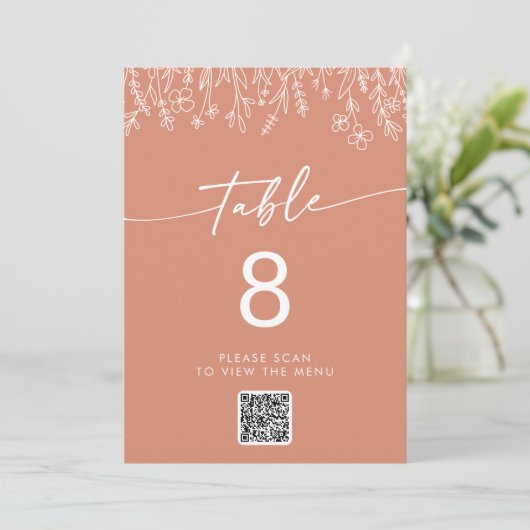 Boho Terracotta Wildflower QR Code Table Numbers Einladung (Stehend Vorderseite)