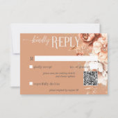 Boho Terrakotta Pfirsich & Creme Blumen QR Code RSVP Karte (Vorderseite)
