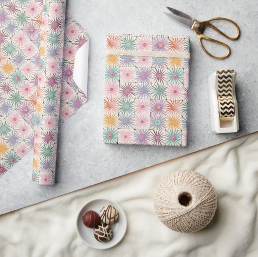 Boho-Tile-Muster im Mittelalter mit Pastel Sunburs Geschenkpapier (Kunsthandwerk)