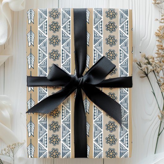 Boho-Tribal-Pfeilmuster Geschenkpapier