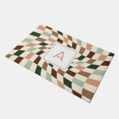Boho verzerrtes Schachbrett-Monogramm Fußmatte (Schrägansicht)