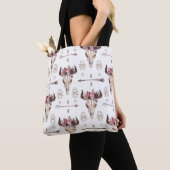 Boho Wasserfarbe: Pfeile, Schädelmuster. Tasche (Von Nahem)