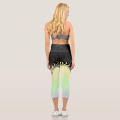 Boho Wavy marmorierte Abstrakte Cassgender Pride F Capri Leggings (Rückseite)