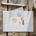 Boho Western Rancn Wedding Rücksendeadresse Adressaufkleber<br><div class="desc">Dieses Hochzeitslabel ist die perfekte Mischung aus Western Ranch Charme und Boho Eleganz und schafft eine einladende und unvergessliche Einführung in Ihren besonderen Tag. Das Paar Illustrationen fügt eine einzigartige und herzliche Touch hinzu,  an die sich die Gäste sicherlich erinnern werden.</div>