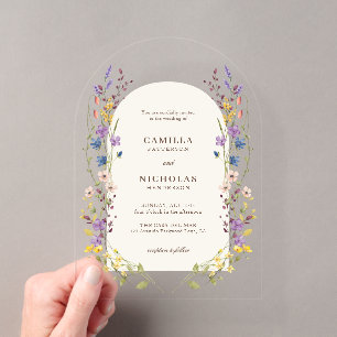 Boho Whimsical Wildflower-Tor Hochzeit Acryleinladungen
