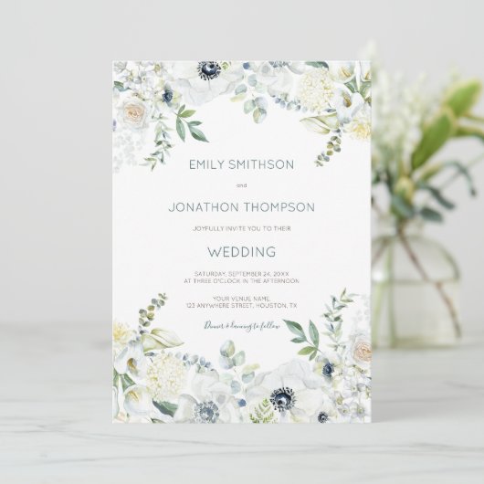 Boho White Florals Eucalyptus Blätter Wedding Einladung (Stehend Vorderseite)