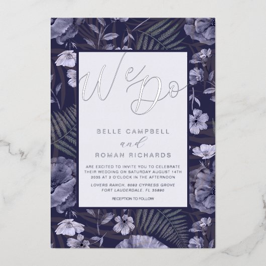 Boho Wild Blume Lila & Silver Script Wedding Folieneinladung (Vorderseite)