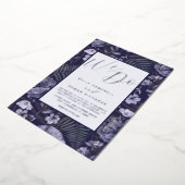 Boho Wild Blume Lila & Silver Script Wedding Folieneinladung (Gedreht)