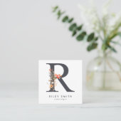 Boho Wildblume Initial R QR Code Quadratische Visitenkarte (Stehend Vorderseite)