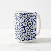 Boho-Wildblumen auf Blau Kaffeetasse (VorderseiteRechts)