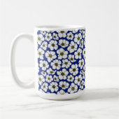 Boho-Wildblumen auf Blau Kaffeetasse (Links)