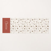 Boho Woodland Winterberry Monogram Yogamatte (Vorderseite (Horizontal))
