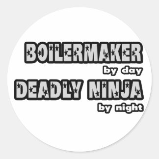 Boilermaker bei Tag... Tote Ninja bei Nacht Runder Aufkleber