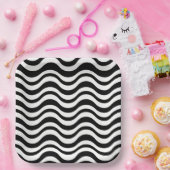 Bold Black and White Wavy Abstract Pappteller (Party)