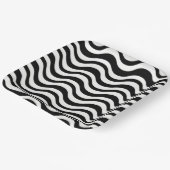 Bold Black and White Wavy Abstract Pappteller (Gewinkelt)