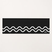 Bold Black Modern Minimal Wavy Lines With Initials Yogamatte (Vorderseite (Horizontal))