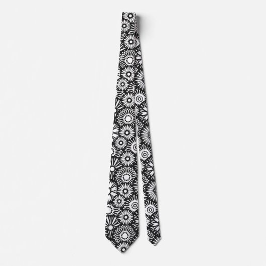 Bold Black White Retro 70s Graphic Daisy Pattern Krawatte (Vorderseite)