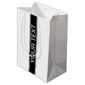 Bold Black & White Stripe Editable Text Mittlere Geschenktüte (Rückseite Schrägansicht)