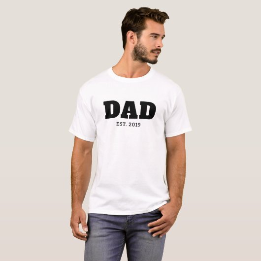 Bold Black & White Text Est Year Dad T-Shirt (Vorne ganz)