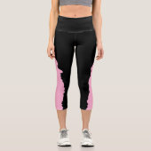 Bold Black with Soft Pink Unique Stylish Capri Leggings (Vorderseite)