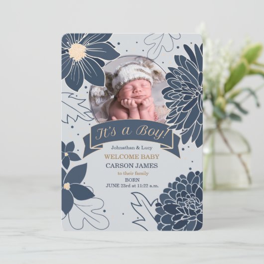 Bold Blue Botanical Es ist eine junge Geburtserklä Ankündigung (Stehend Vorderseite)