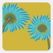 Bold Blue Daisy Art auf Mustard Yellow Background Quadratischer Aufkleber (Vorderseite)