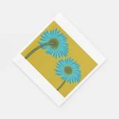 Bold Blue Daisy Art auf Mustard Yellow Background Serviette (Ecke)