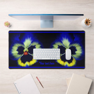 Bold Blue Pansy Blume Personalisiert Schreibtischunterlage
