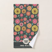 Bold Boho Scandi Folk Floral Custom Monogram Badhandtuch Set (Handtuch)