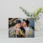 Bold Brush Script-Foto Save the Date Folie Einladungspostkarte (Stehend vorne)