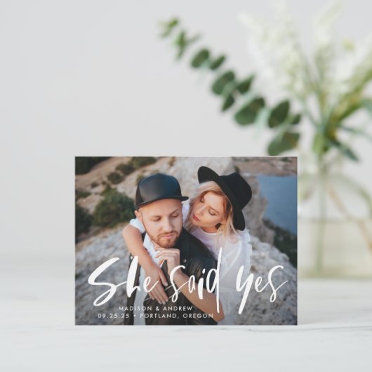 Bold Brush Script Sie sagte ja Foto Save the Date Ankündigungspostkarte (Stehend Vorderseite)