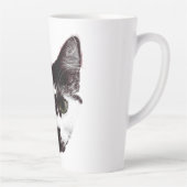 Bold Cat Gaze | Ink Style Mug Milchtasse (Rechts)