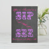 BOLD Chalkboard Sip & See Baby Shower Girl 2 Invil Einladung (Stehend Vorderseite)
