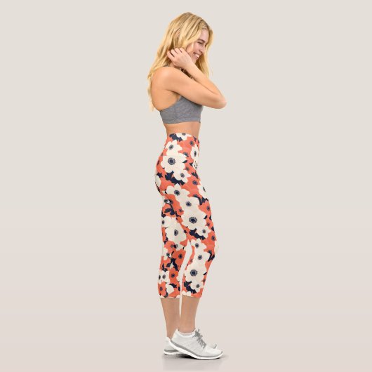 Bold & Chic Anemone Capri Leggings (Rechts)