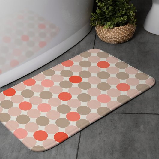 Bold Circle Pattern Bath Mat in Red Pink Mocha Badematte