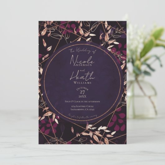 Bold Dark Floral Lila Berry Bronze Wedding Einladung (Stehend Vorderseite)