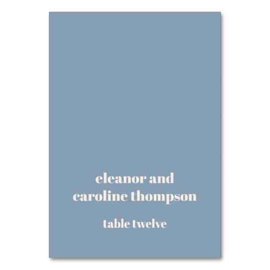 Bold Dusty Blue Retro Custom Wedding Platzkarte Tischnummer (Vorderseite)