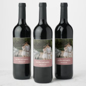 Bold Dusty Rose Retro Custom Wedding Foto Weinetikett (Flaschen)