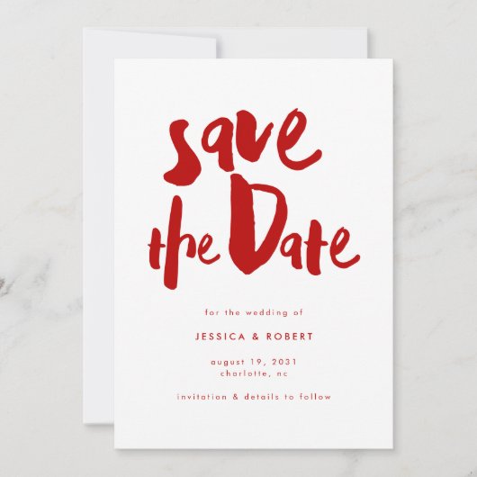 Bold Edgy Modern Red Brush Script Foto Wedding Save The Date (Vorderseite)