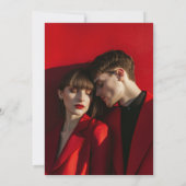 Bold Edgy Modern Red Brush Script Foto Wedding Save The Date (Rückseite)