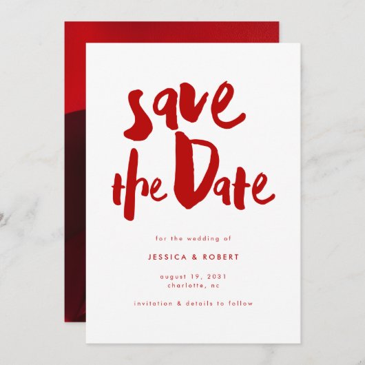 Bold Edgy Modern Red Brush Script Foto Wedding Save The Date (Vorne/Hinten)