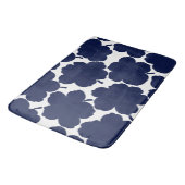 Bold Florals Monochrome Navy Badematte (Schrägansicht)